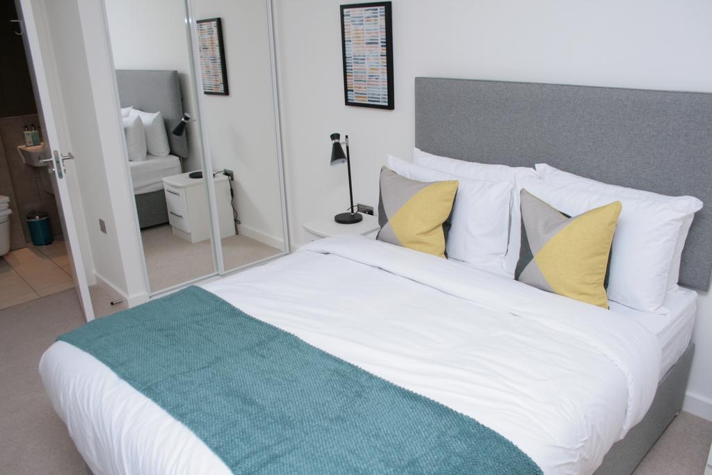 Greenwich Two Bedroom Appartement *