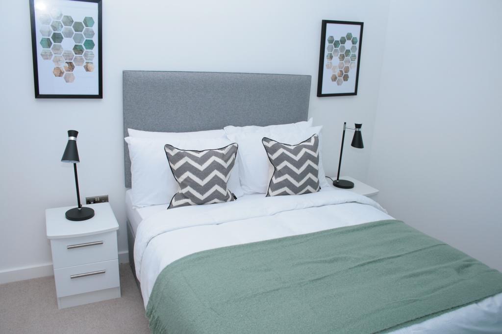 Greenwich Two Bedroom Appartement *