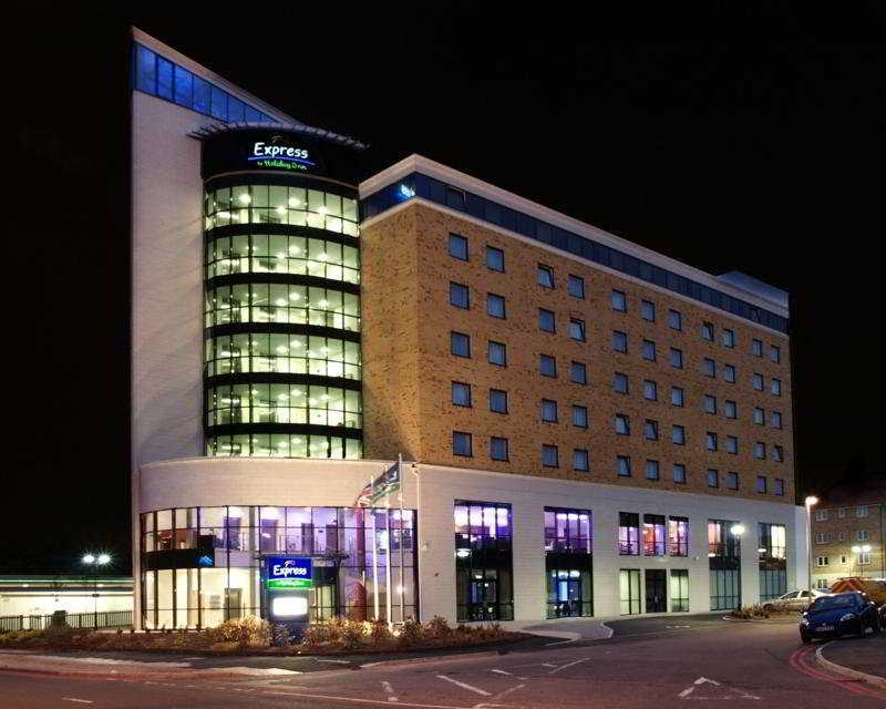 Holiday Express - Newbury Park, An Ihg Hotel Londres