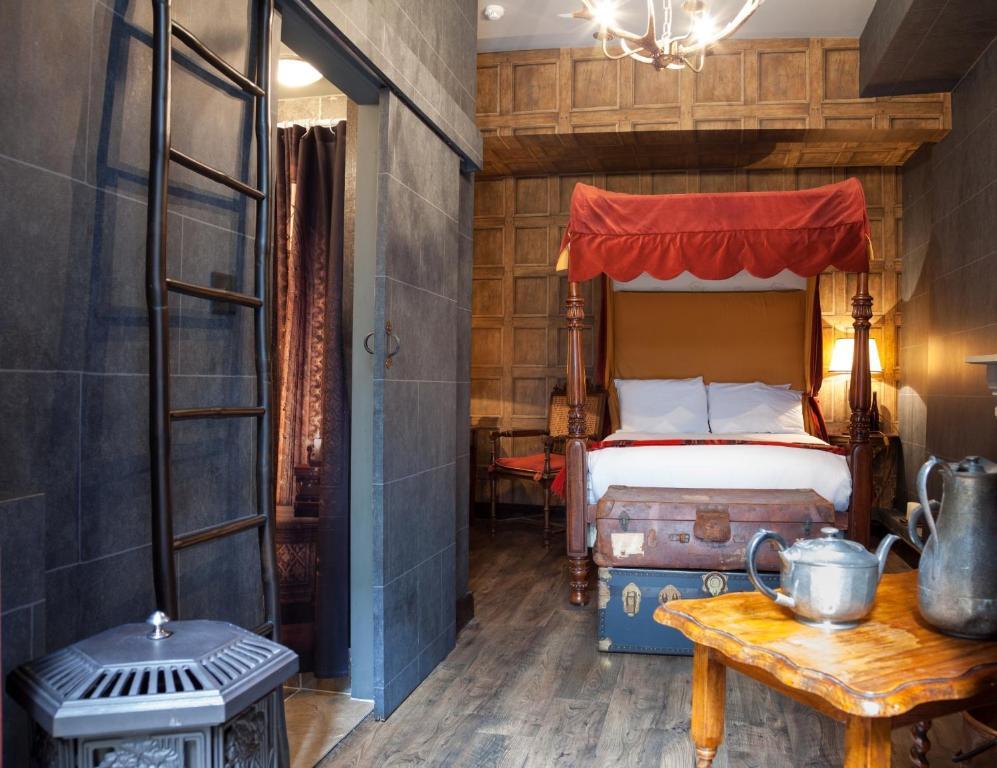 Georgian House 4*