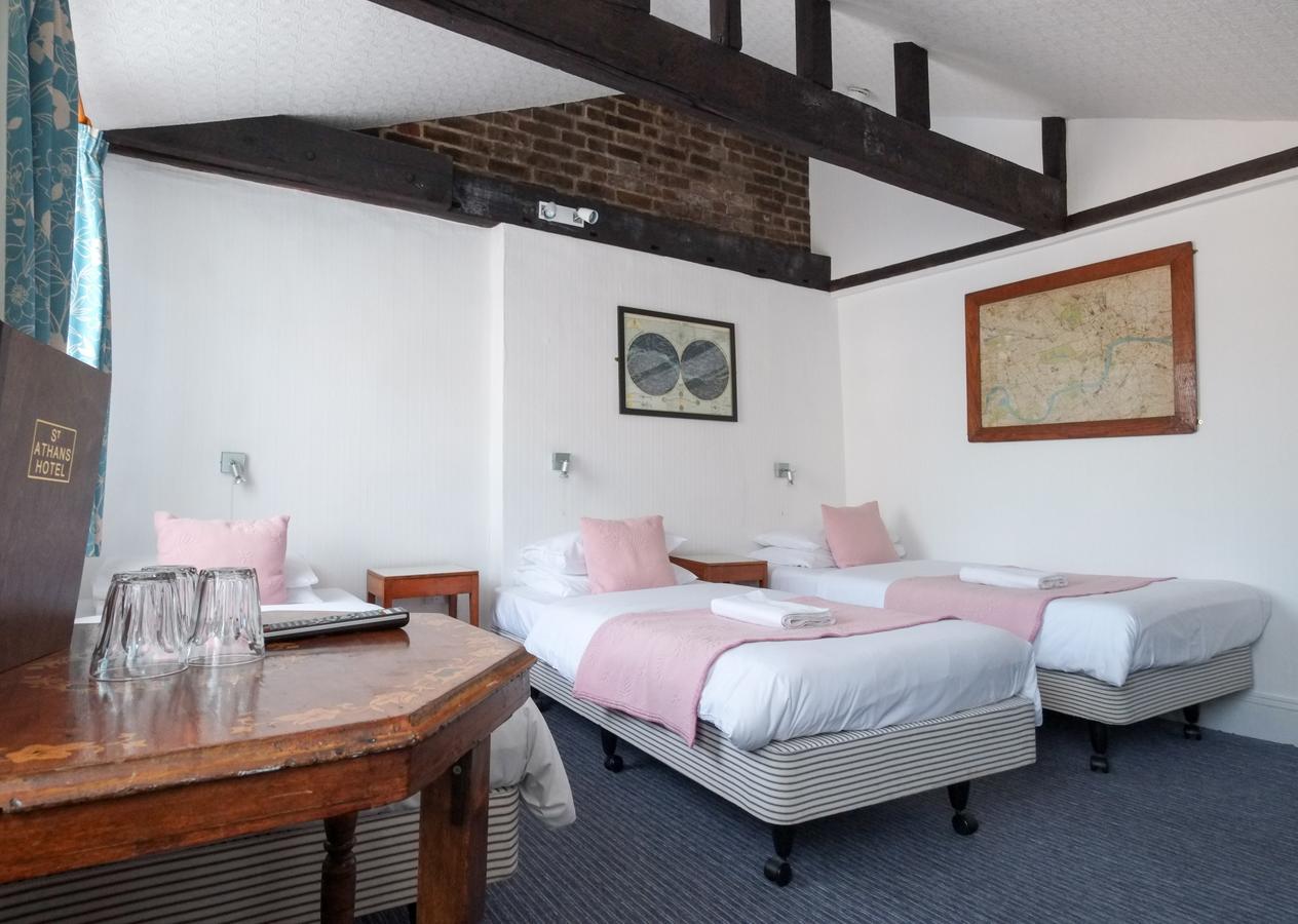 St Athans Hotel 2*