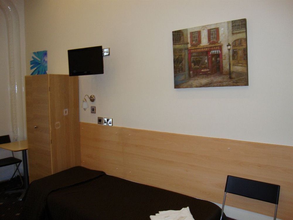 Hotel Tony's House 2*