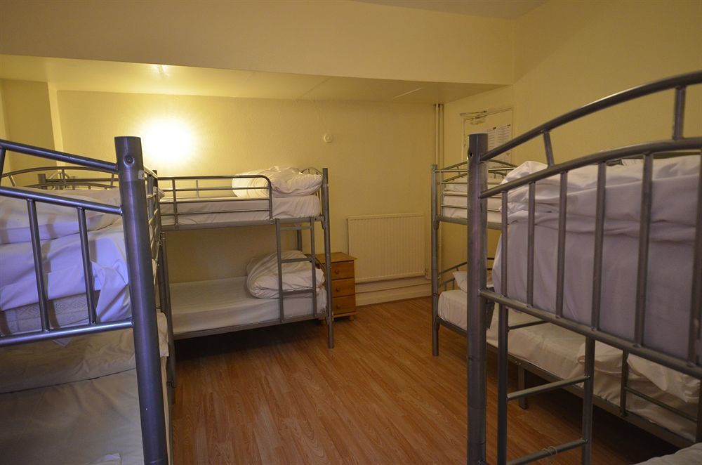 Barkston Earls Court * London
