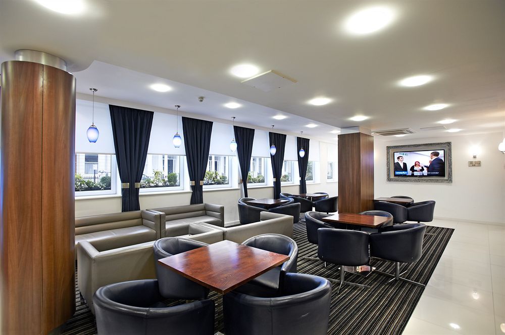 Ambassadors Hotel 3*