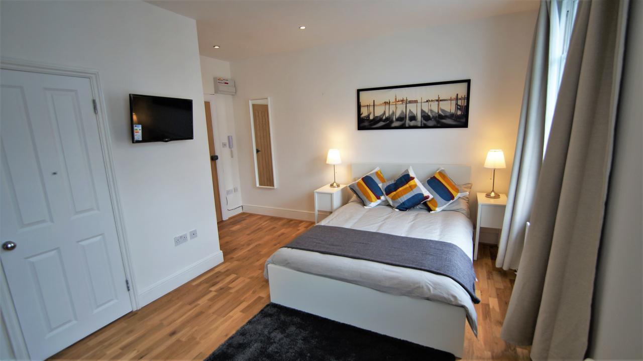 Ifield Road By Mayfair *
