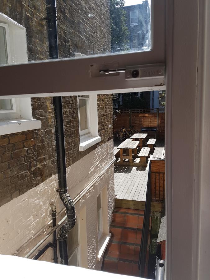 Hostel Barmy Badger Backpackers London