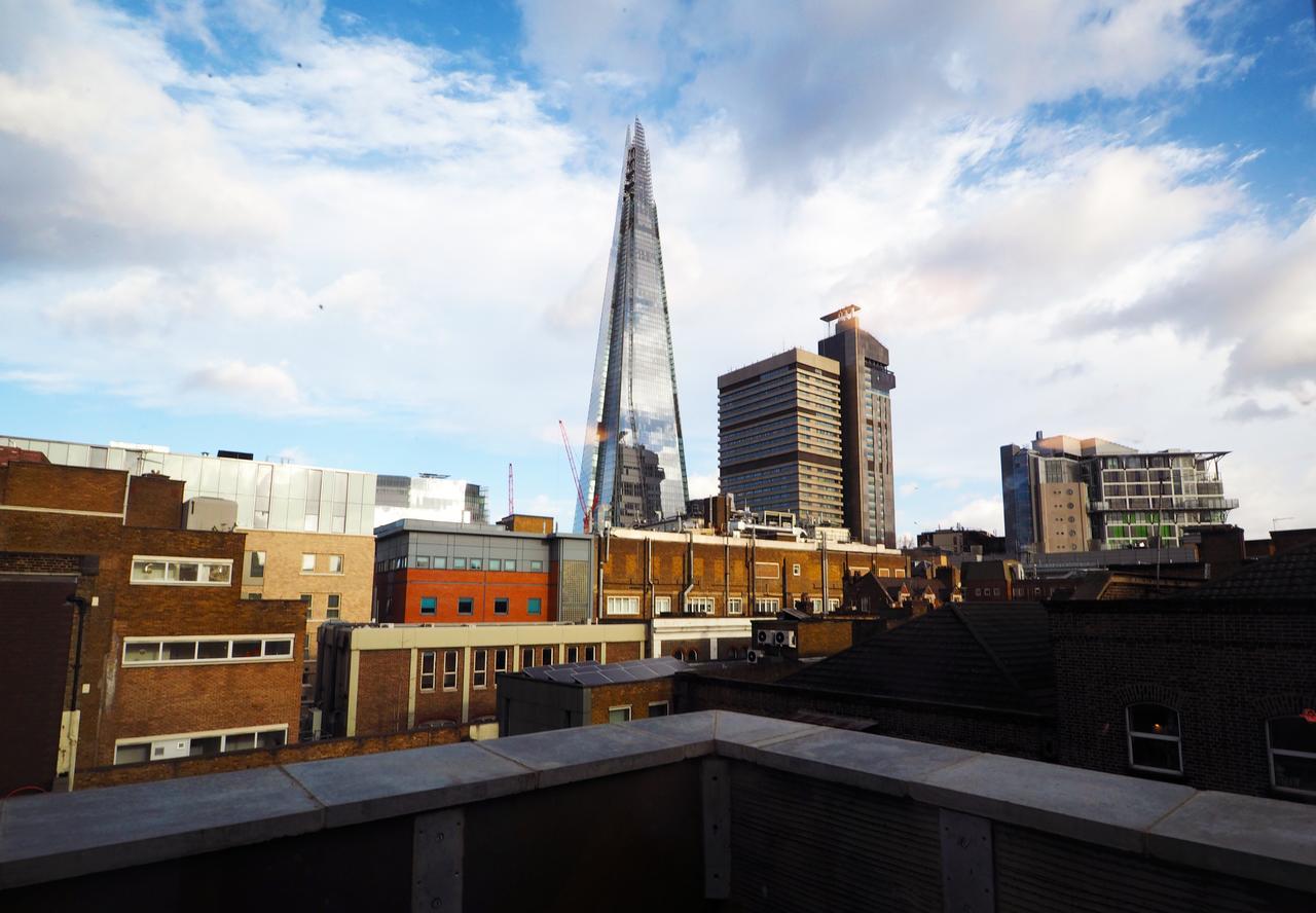 St Christopher's Village - Bridge Londen