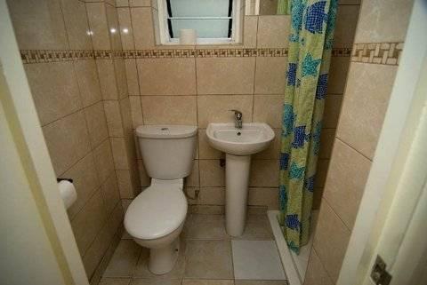 Camelot House 3*