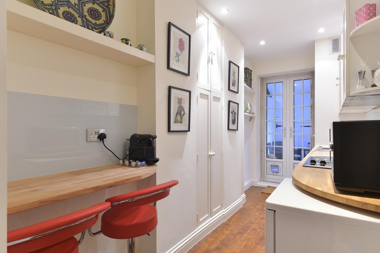 Peaceful 1 Bed Flat Off Sloane Square With Patio *