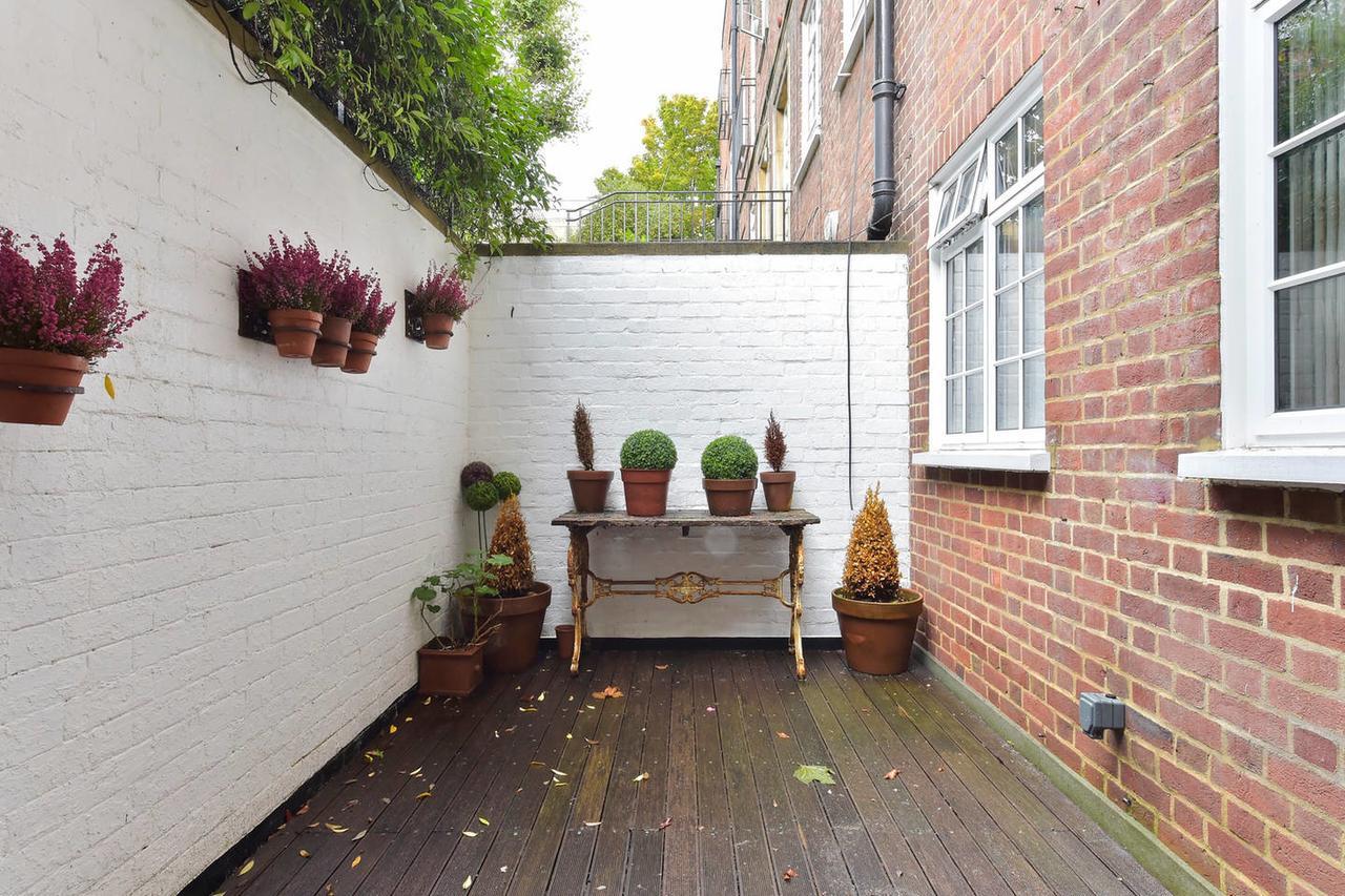 Peaceful 1 Bed Flat Off Sloane Square With Patio Apartamento Londres
