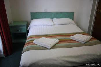 Hotel Howard Winchester