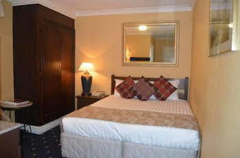Holiday Villa Hotel 3* Londres