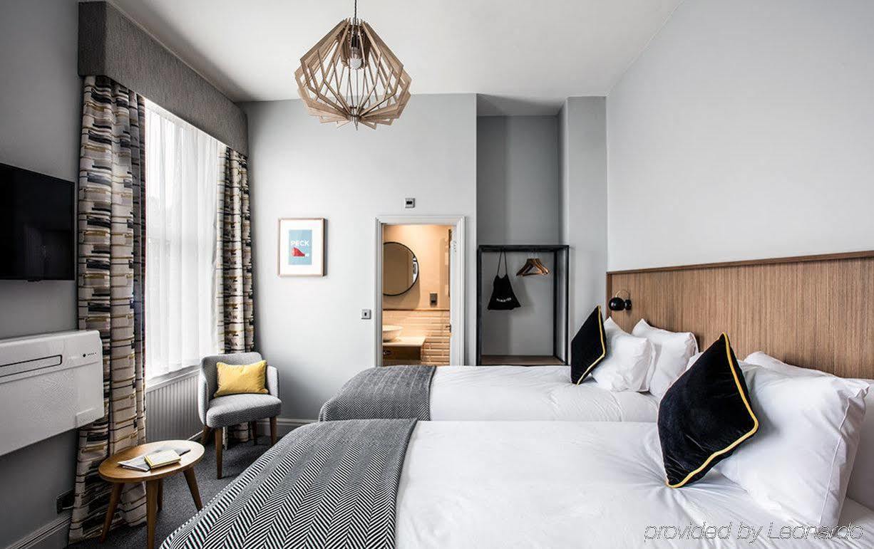 Hotel Victoria London