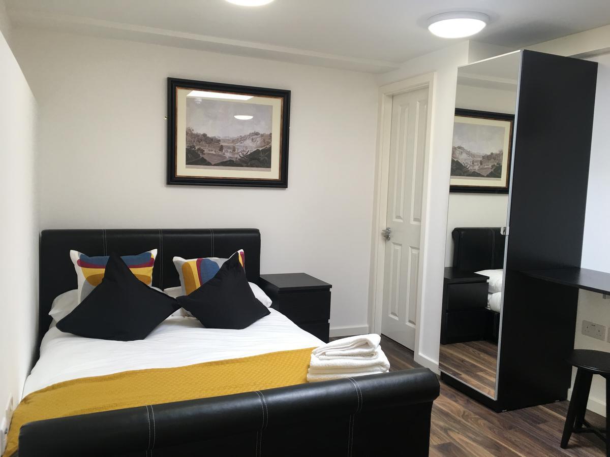 Hotel W12 &