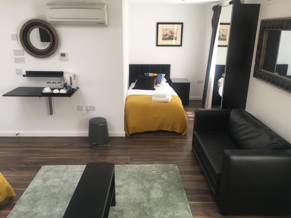 Hotel W12 &