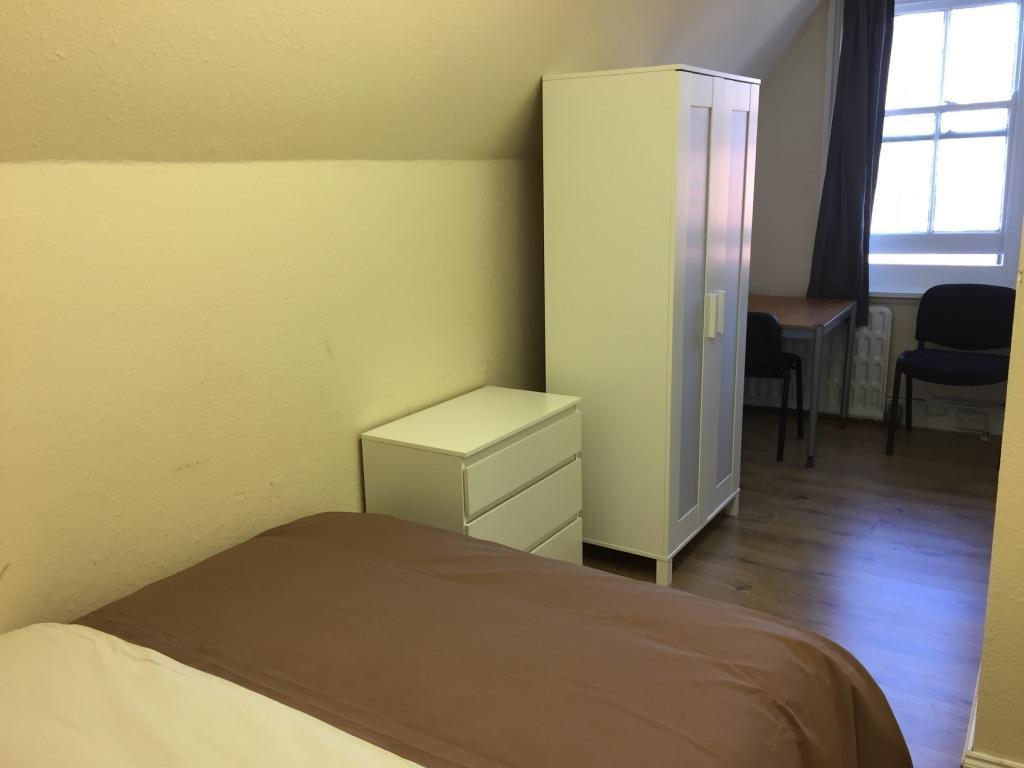 Hostal Amity *