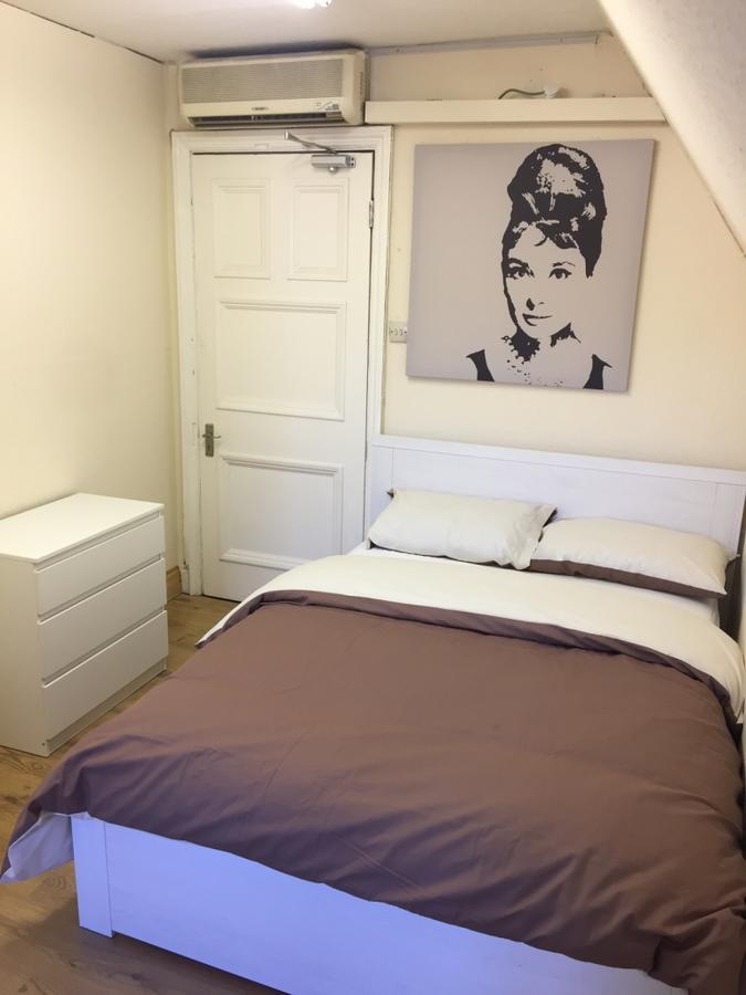 Hostal Amity *