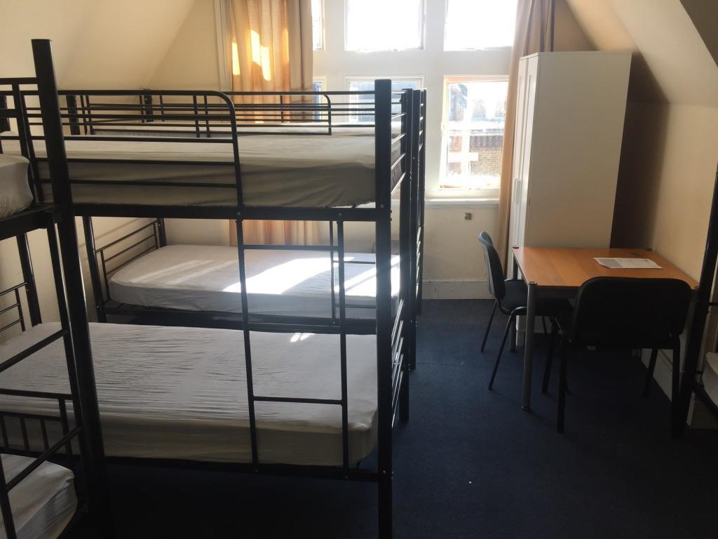 Hostal Amity *