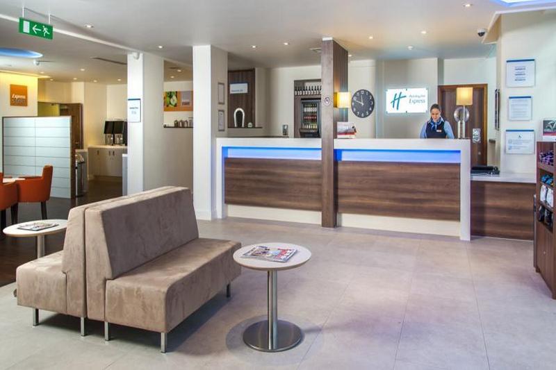 Express - Vauxhall Nine Elms, An Ihg 3* Londres
