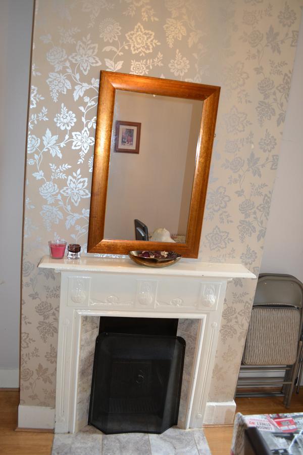 2 Bedroom House -ealing Ferienhaus