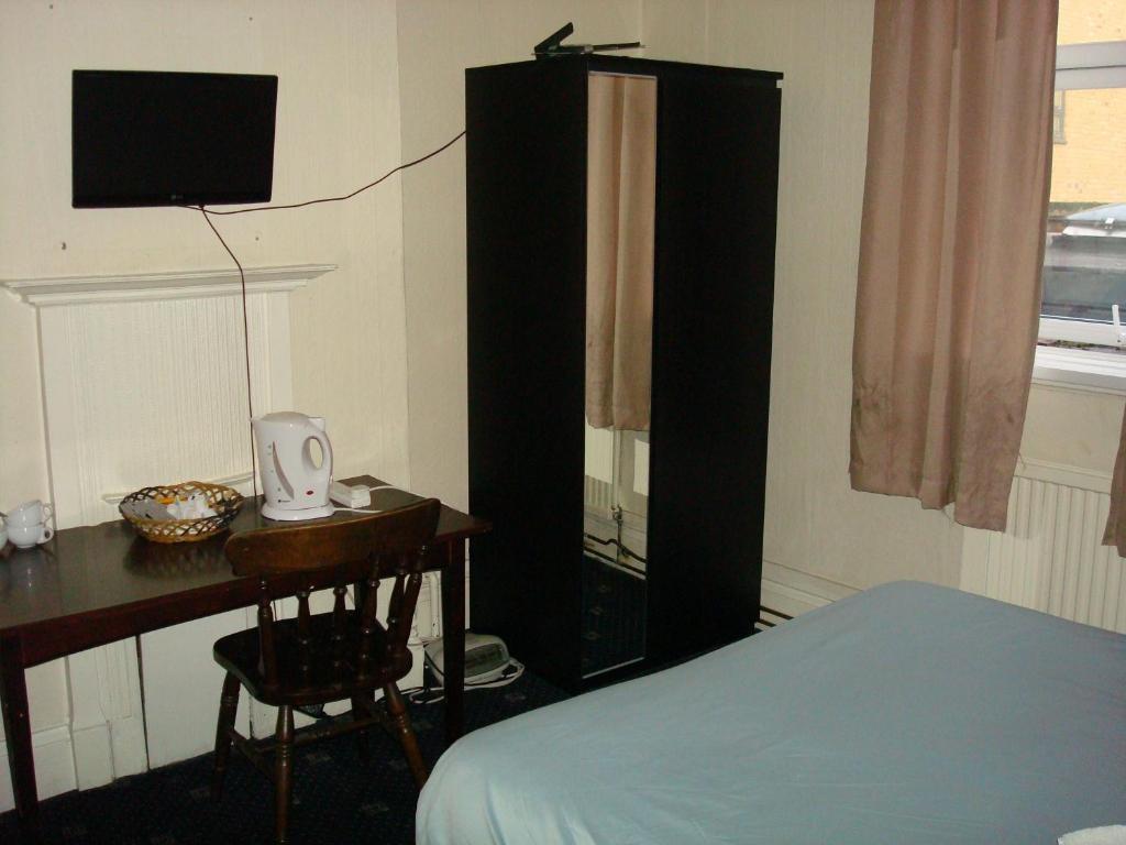 The Central Hotel *