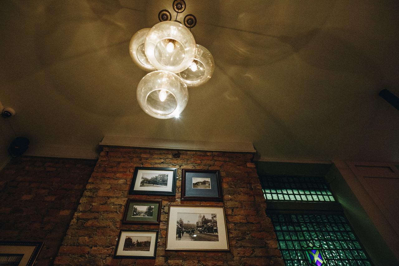 Publove @ The Crown, Battersea Hostal Londres