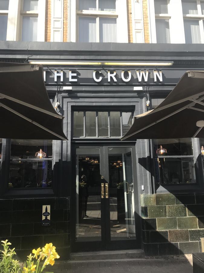 Hostal Publove @ The Crown, Battersea