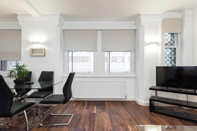 Fleet Street 3 *