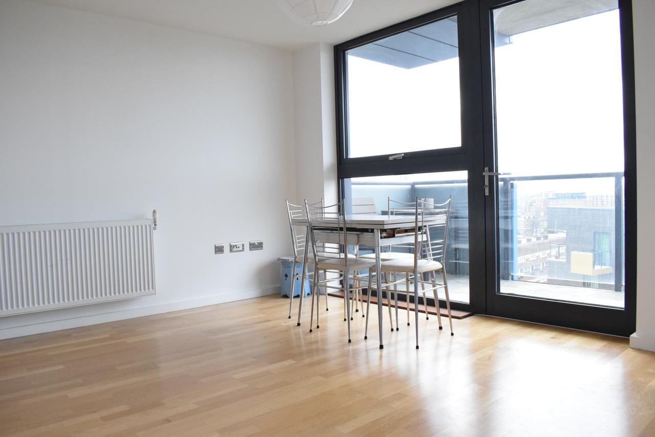 1 Bedroom Flat In Lewisham With A Balcony View Of The Shard * Londres