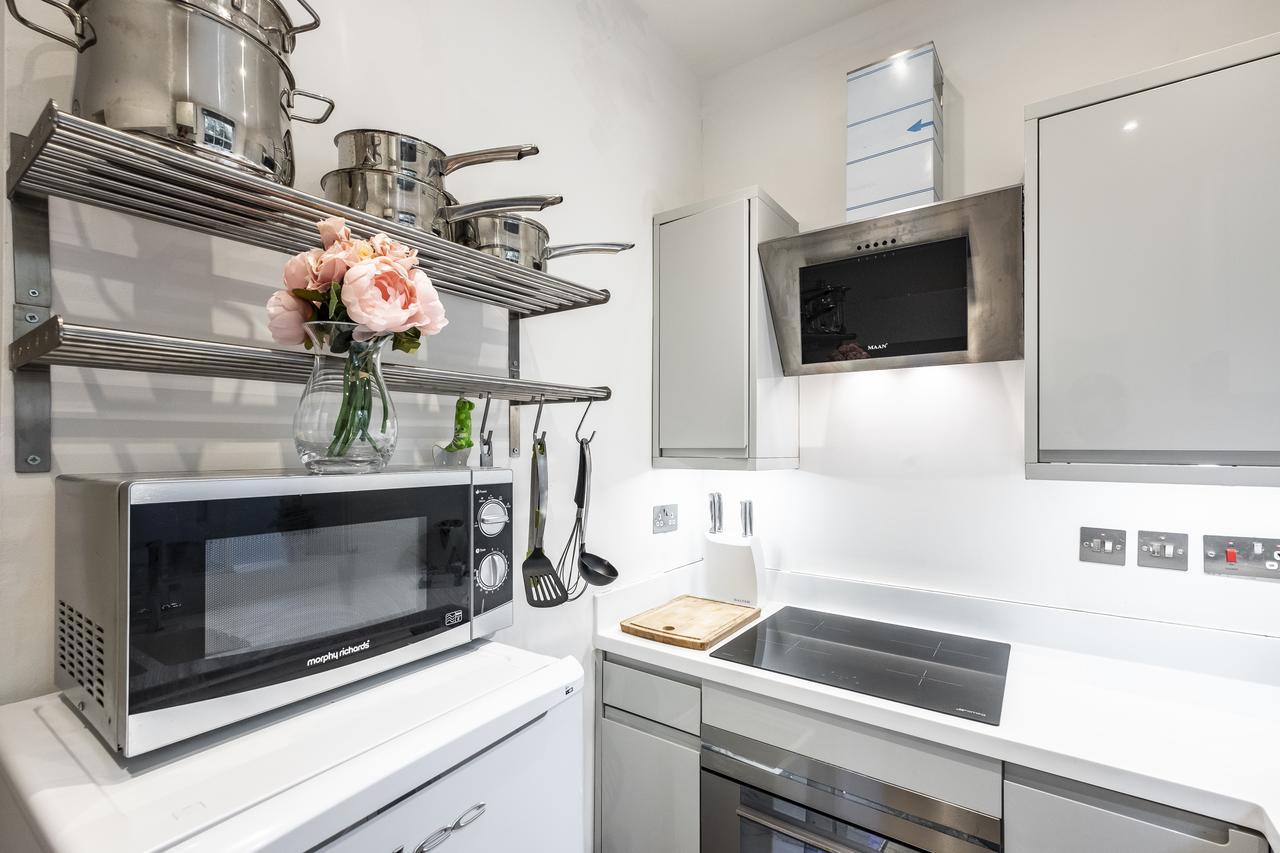Bright Warwick Chambers Apartment *