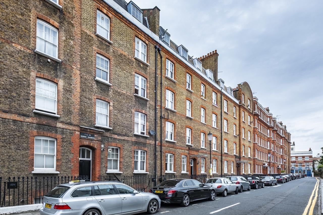 Bright Warwick Chambers Apartment