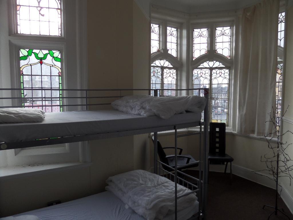 Boleyn Bunkhouse And Bar