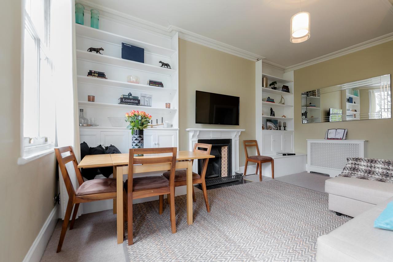 Earls Court By Basetogo Londres