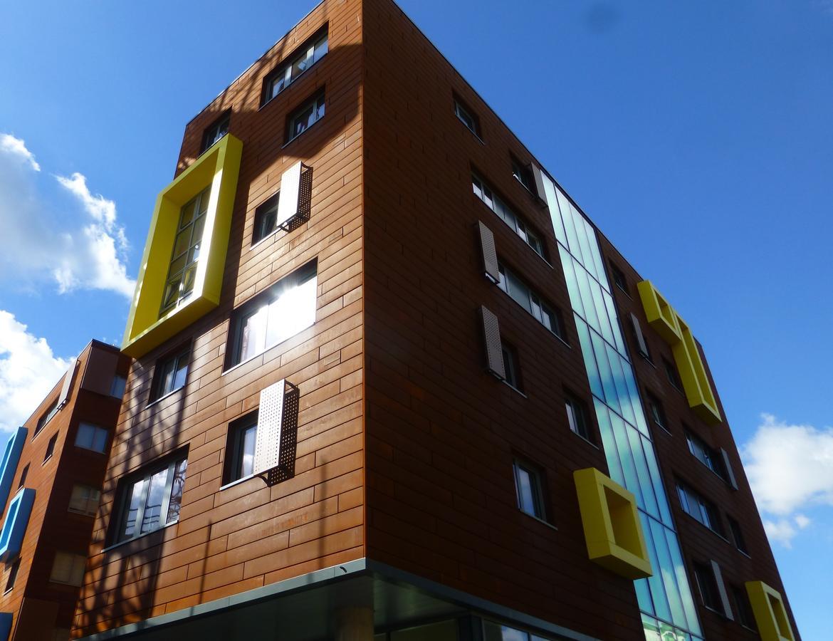 Daniel Defoe Hall Of Londres
