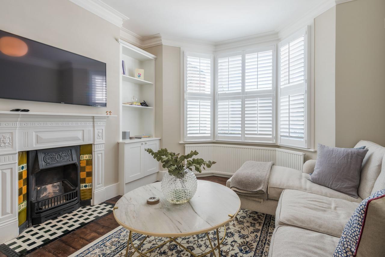 Lavish Nordic Styled Fulham By The Thames Hébergement de vacances Londres