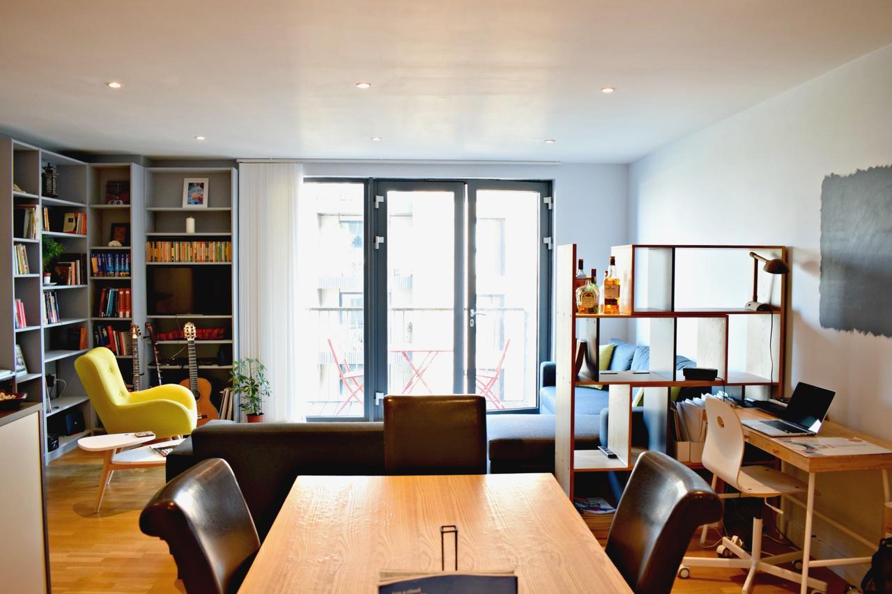 Modern 2 Bedroom Next To Olympic Park Appartement
