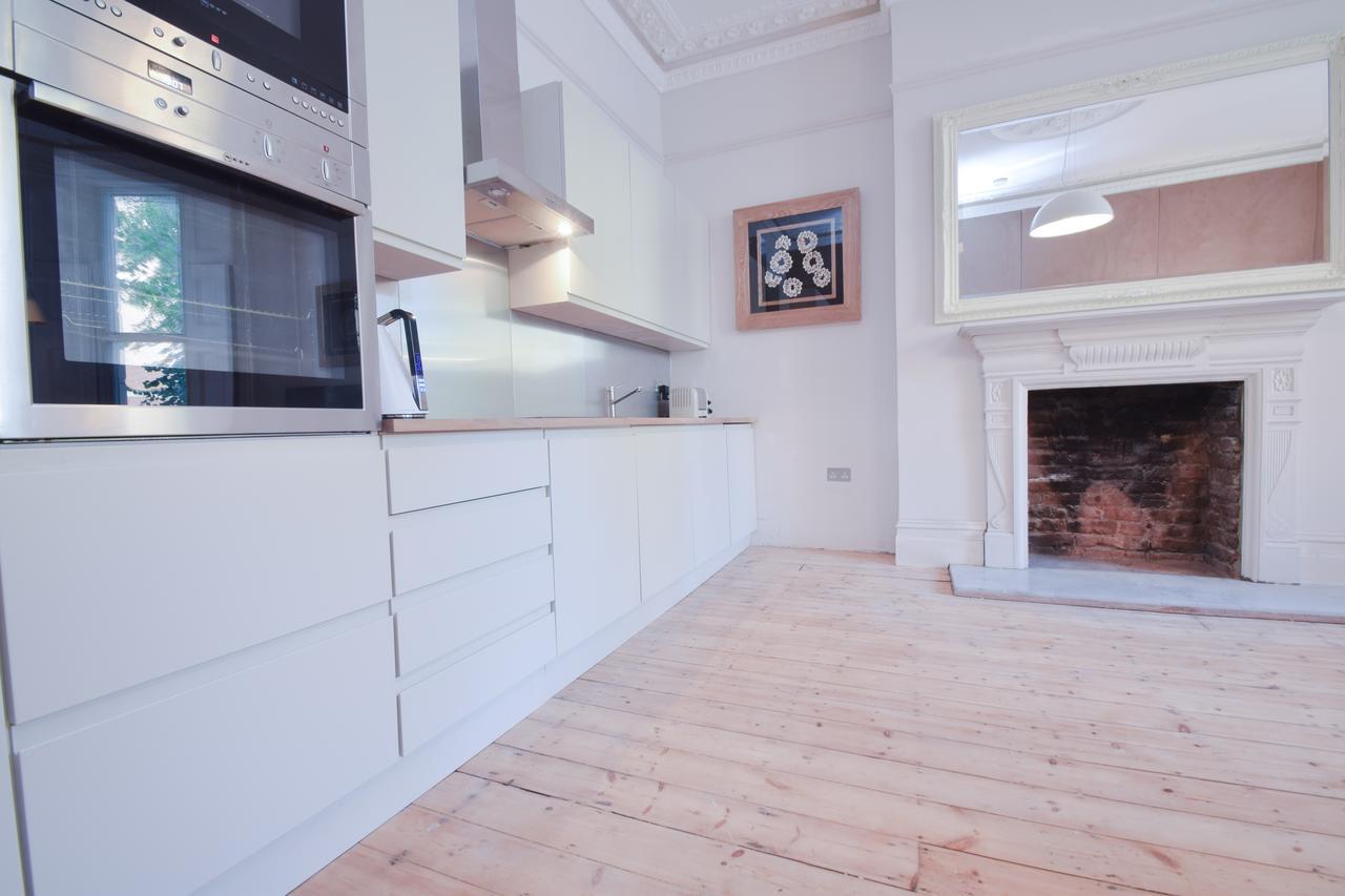 Stylish 2br Designer Flat Holland Park * London