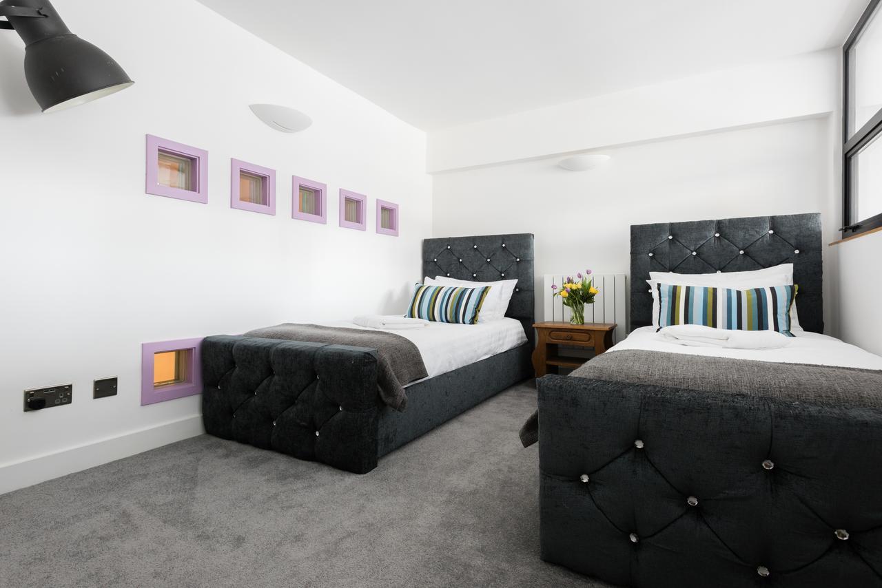 Second Nest Warehouse * Londen