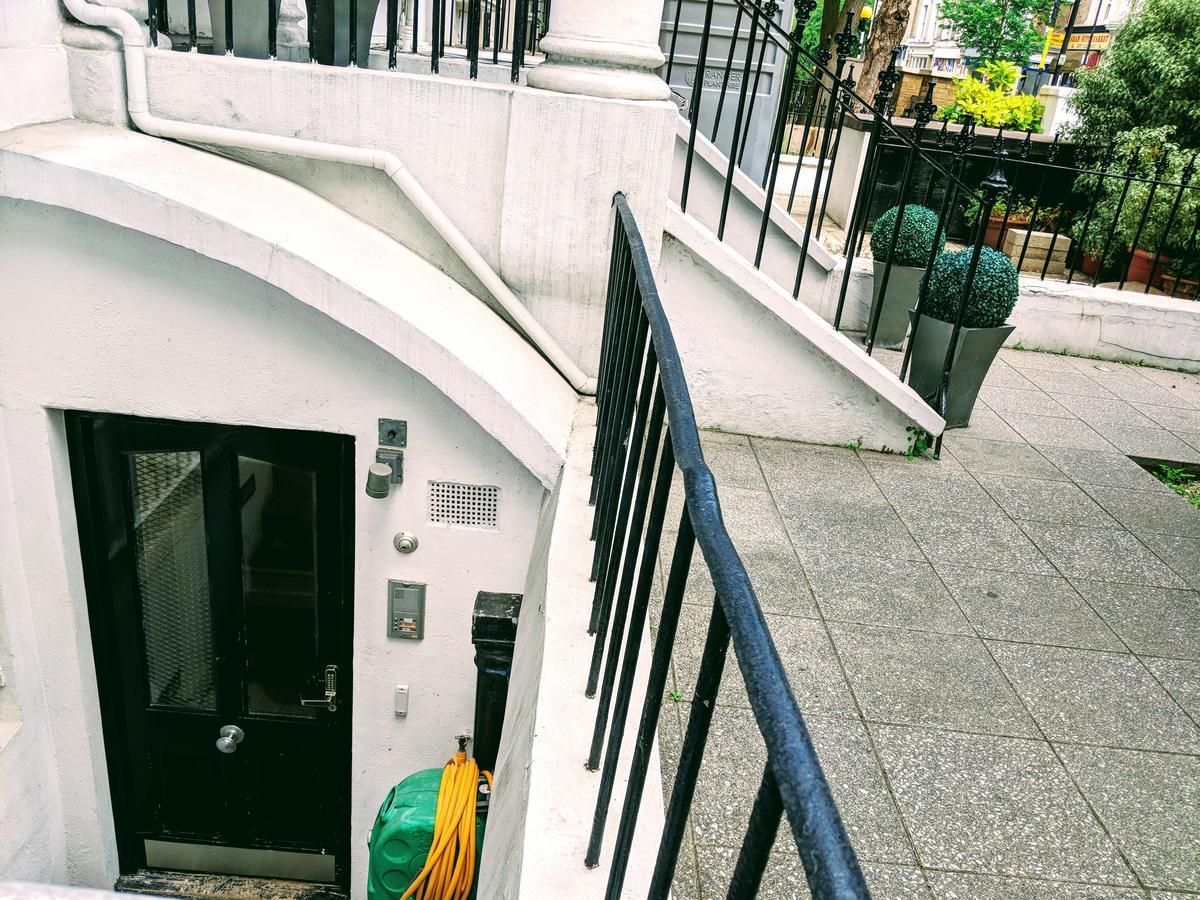 Irwin At Notting Hill Londres