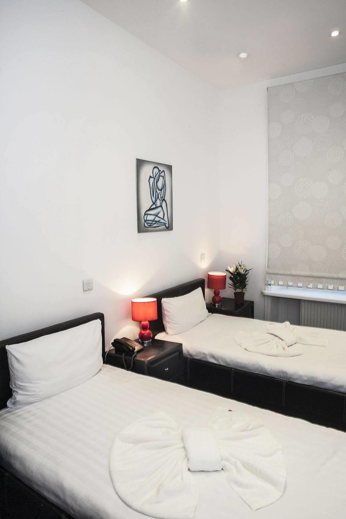 Nox Kensington Gardens Apartahotel