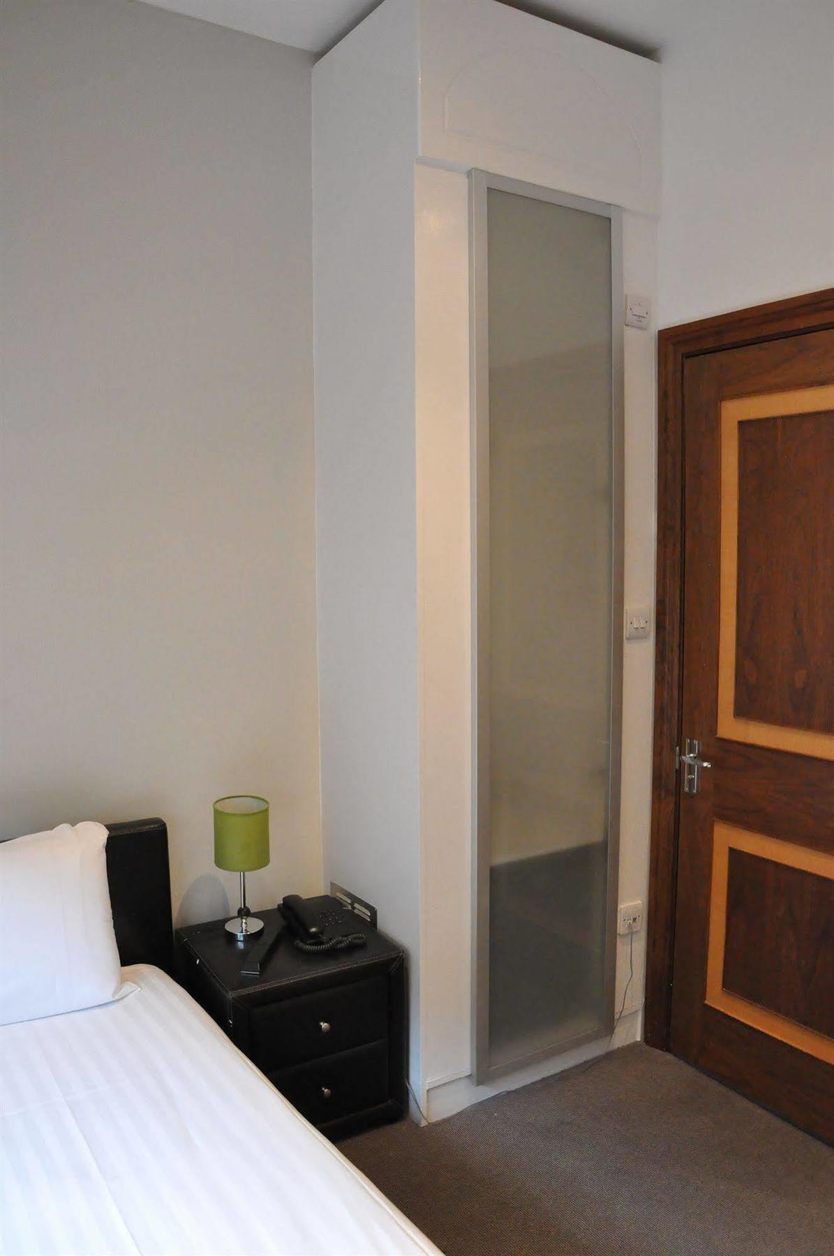 Nox Kensington Gardens Apartahotel