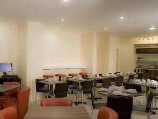 Express - Vauxhall Nine Elms, An Ihg 3* Londres