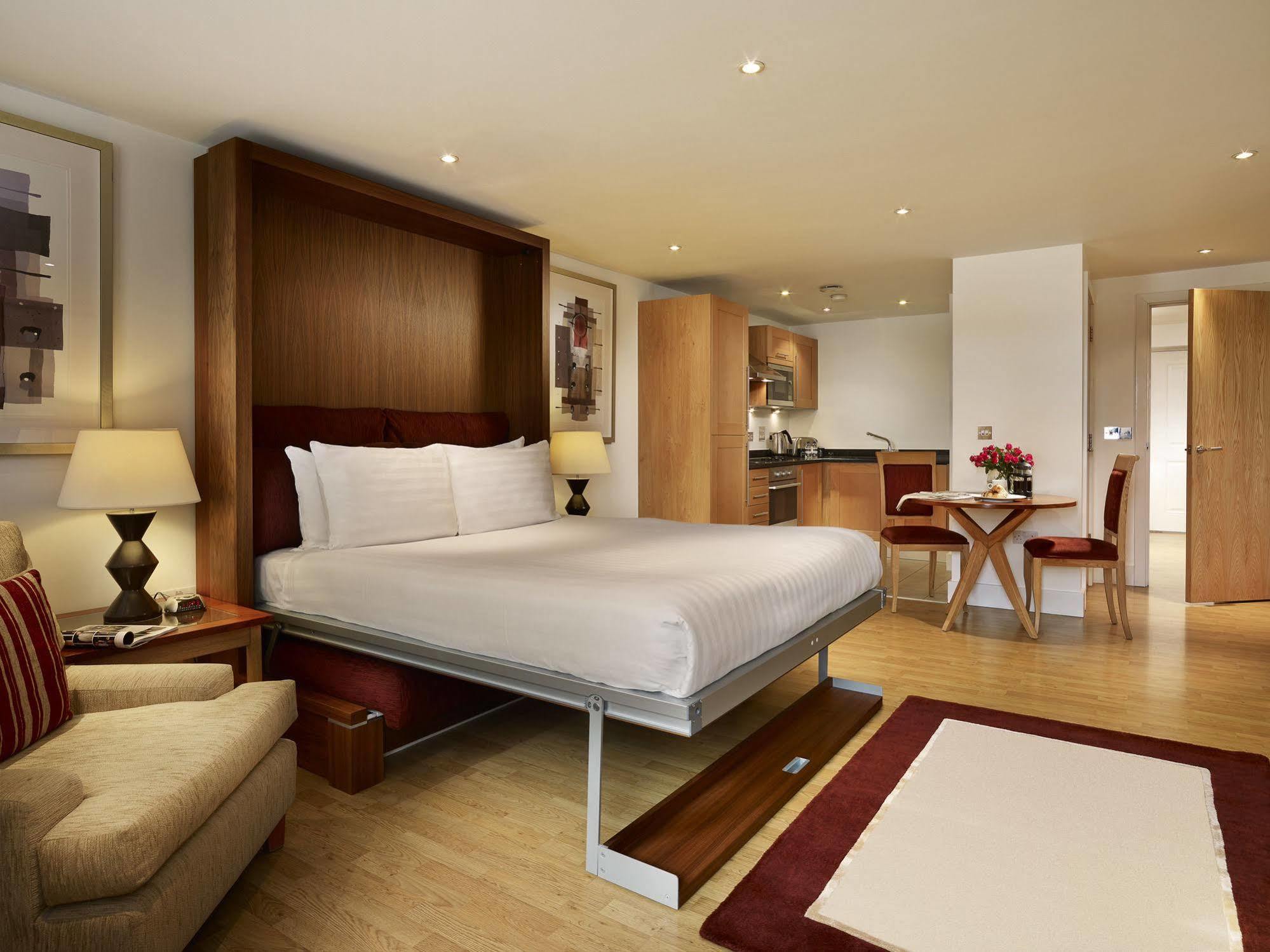 Marlin Bridge - Empire Square Appart hôtel 4*