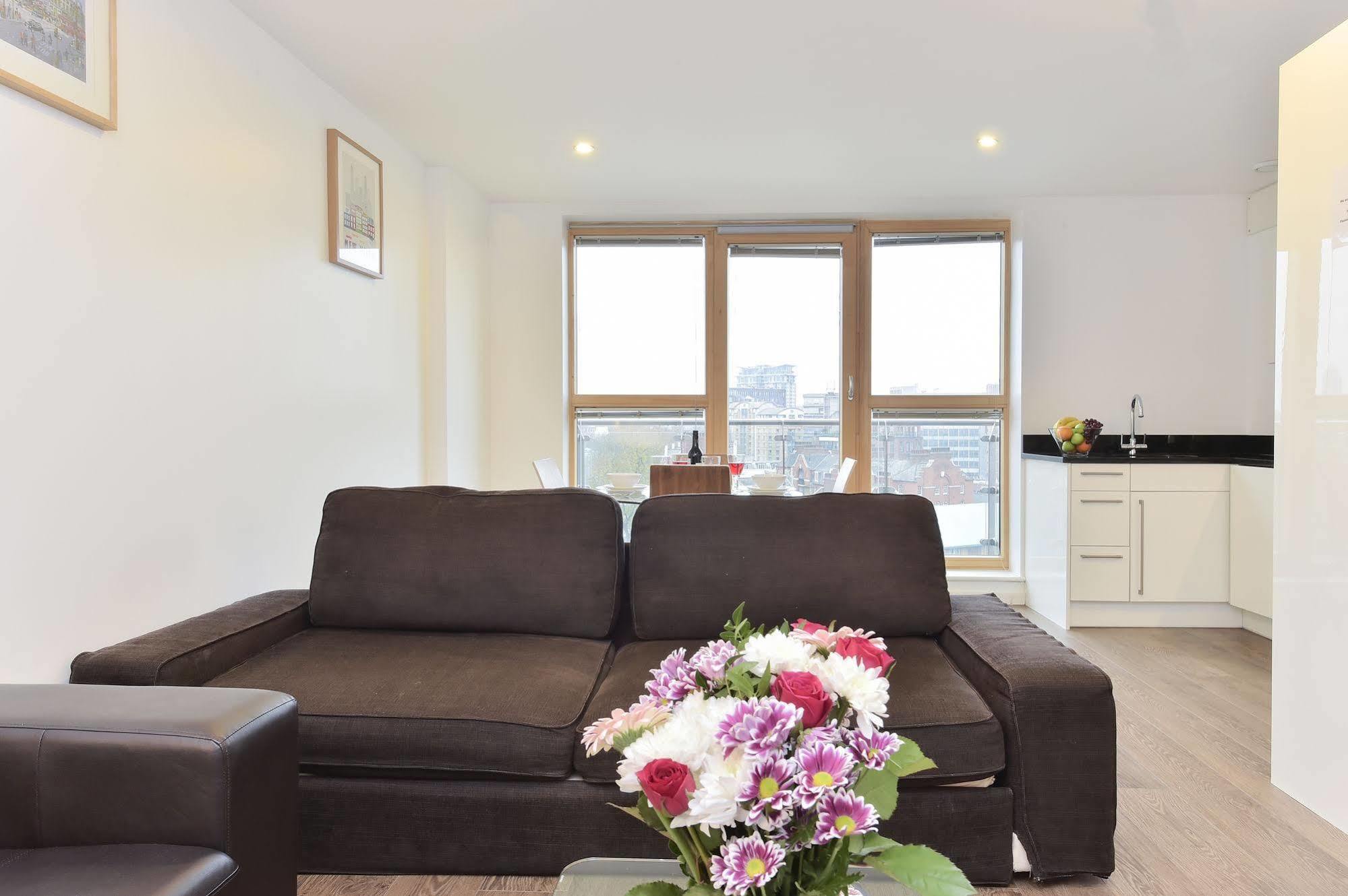 Beautiful 4-bedroom Flat In Bridge/borough! Appartement *