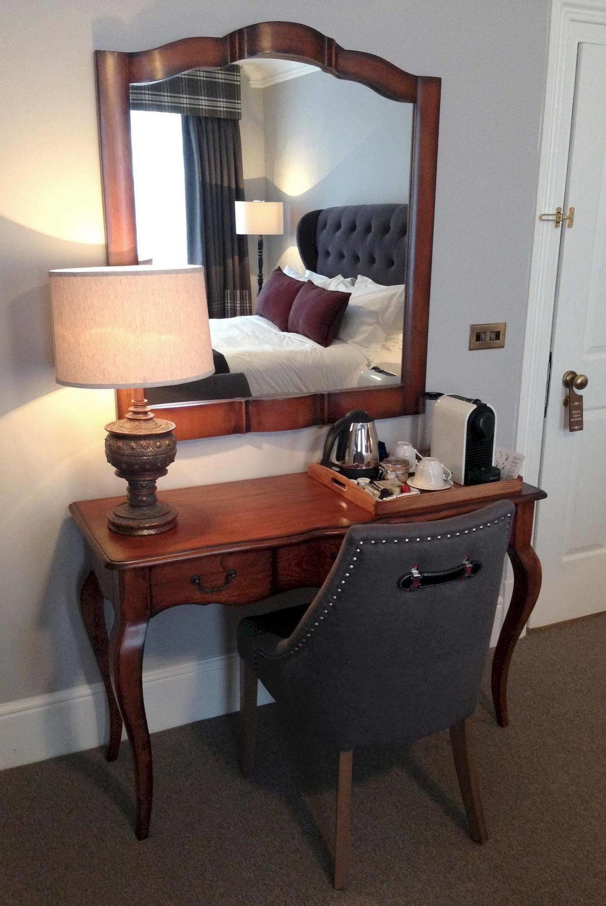 The Clerk & Well Pub And 4*