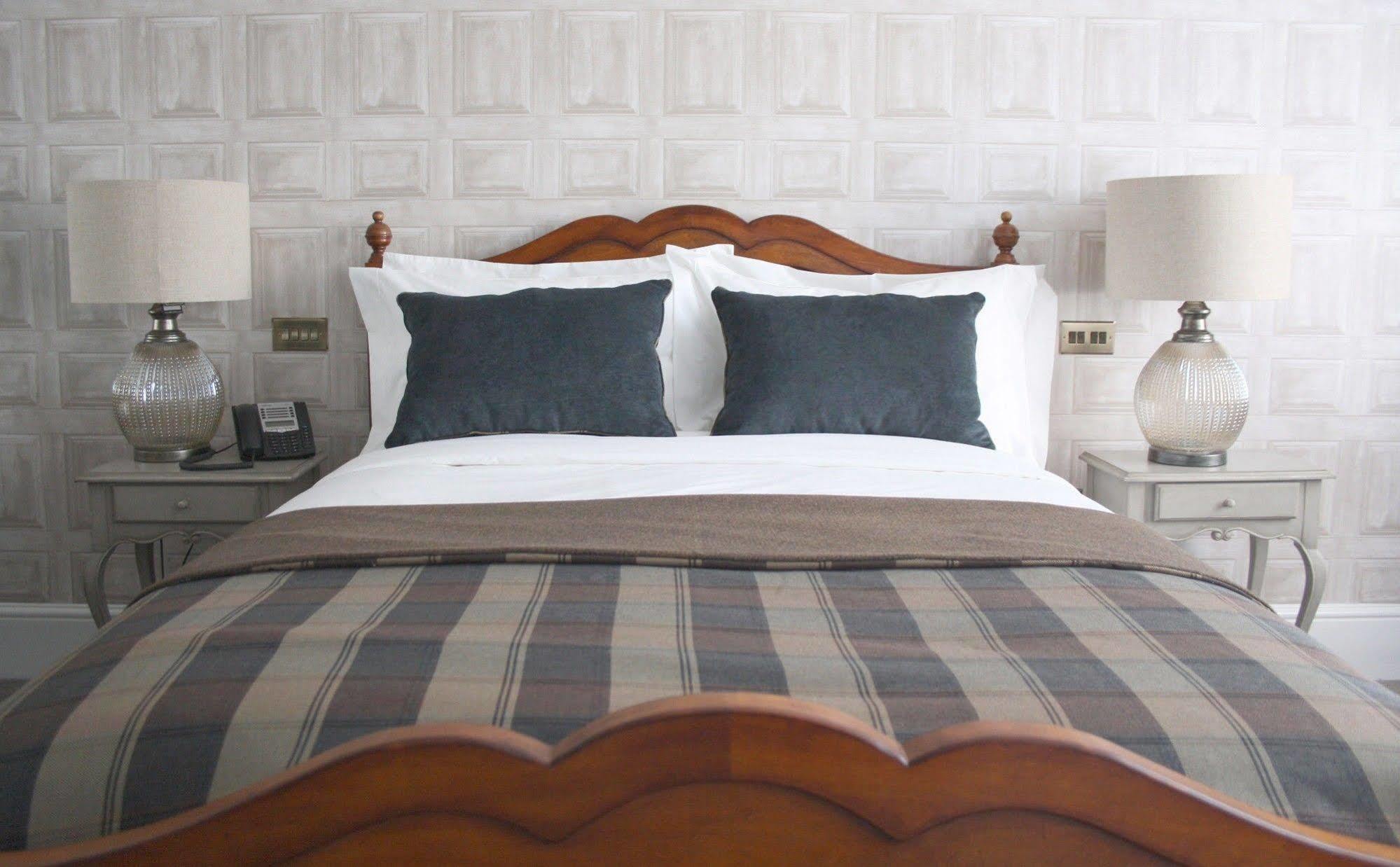 The Clerk & Well Pub And Hotel 4*