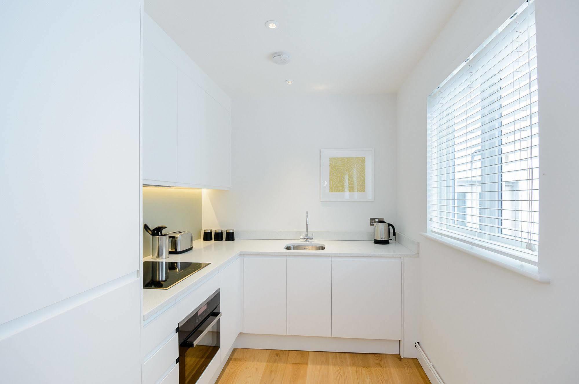 Native Fulham Apartment