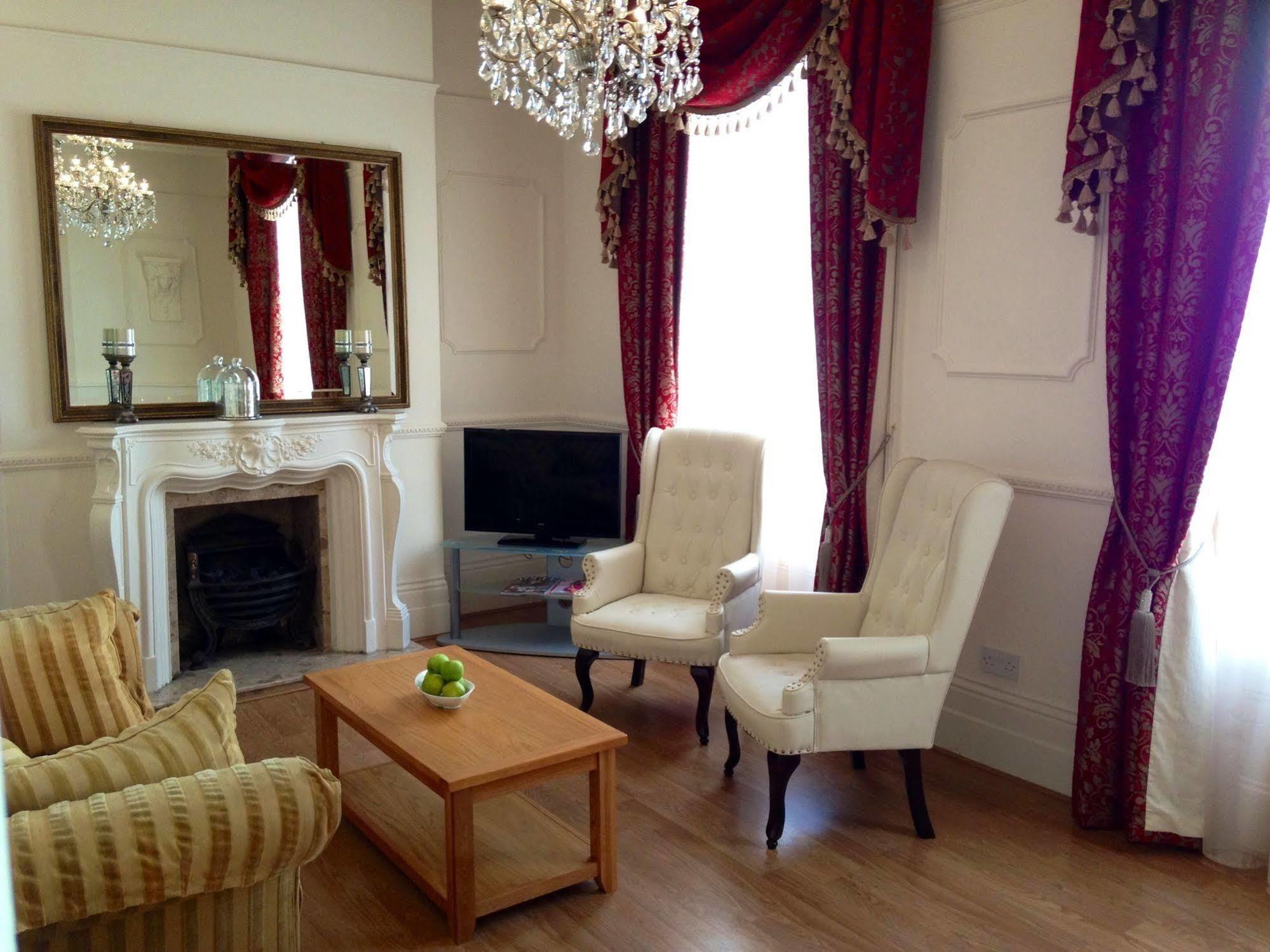 The Colonnade 4*
