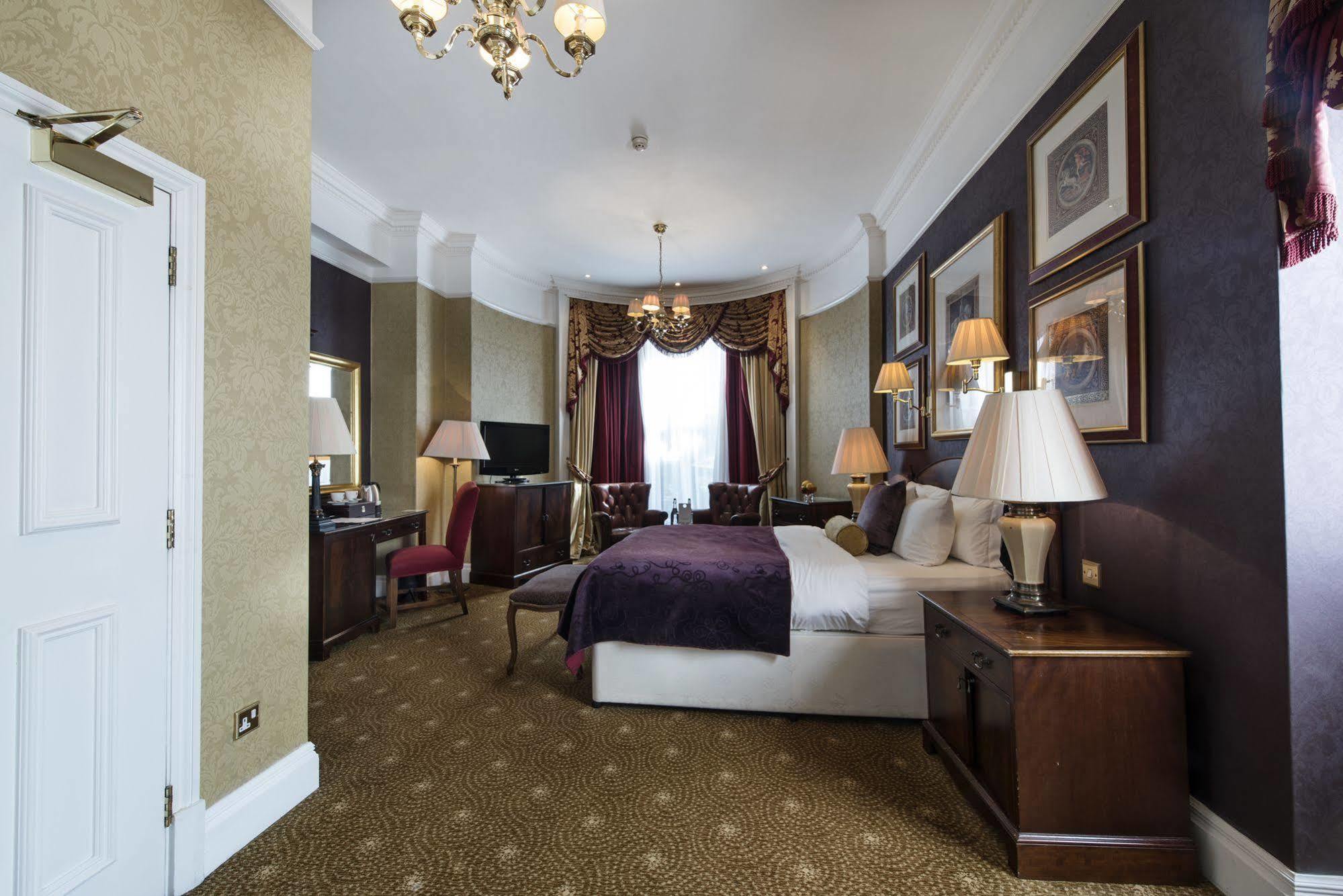 Hotel The Colonnade 4*