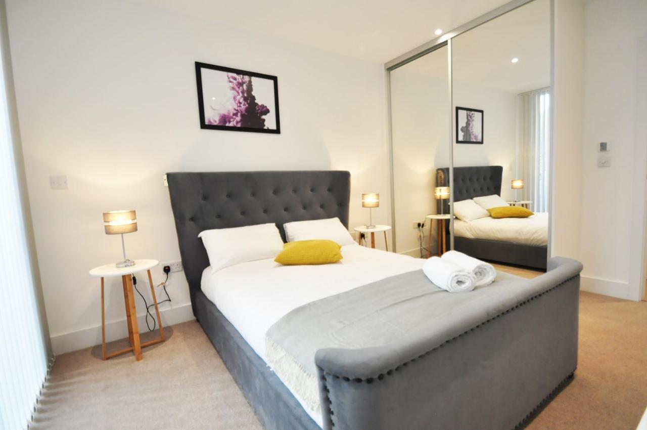 Stylish Near Central Free Wifi